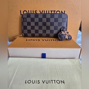 Louis Vuitton DE Zippy Wallet🤎